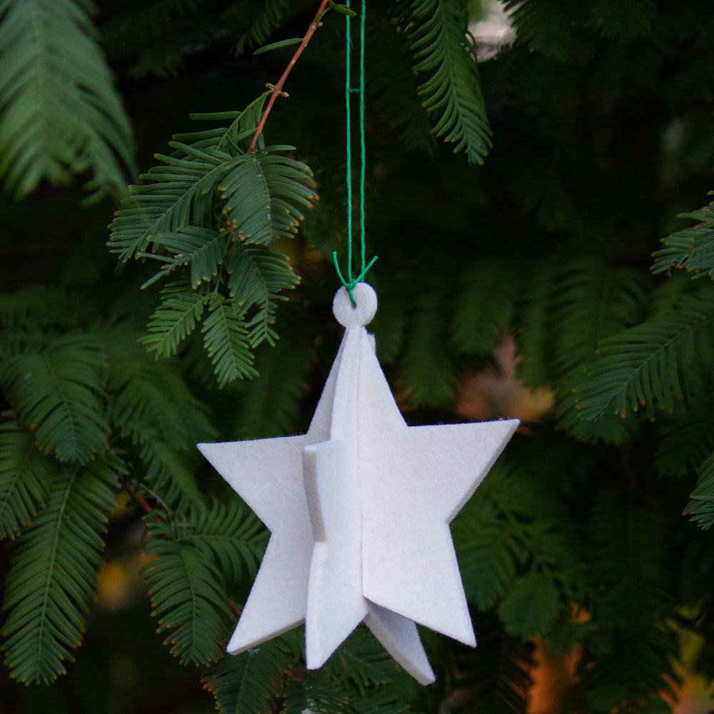 Wollweiß Star Felt Ornament